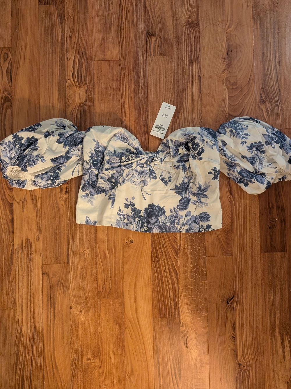Abercrombie & Fitch White Crop Top with Blue Floral Print